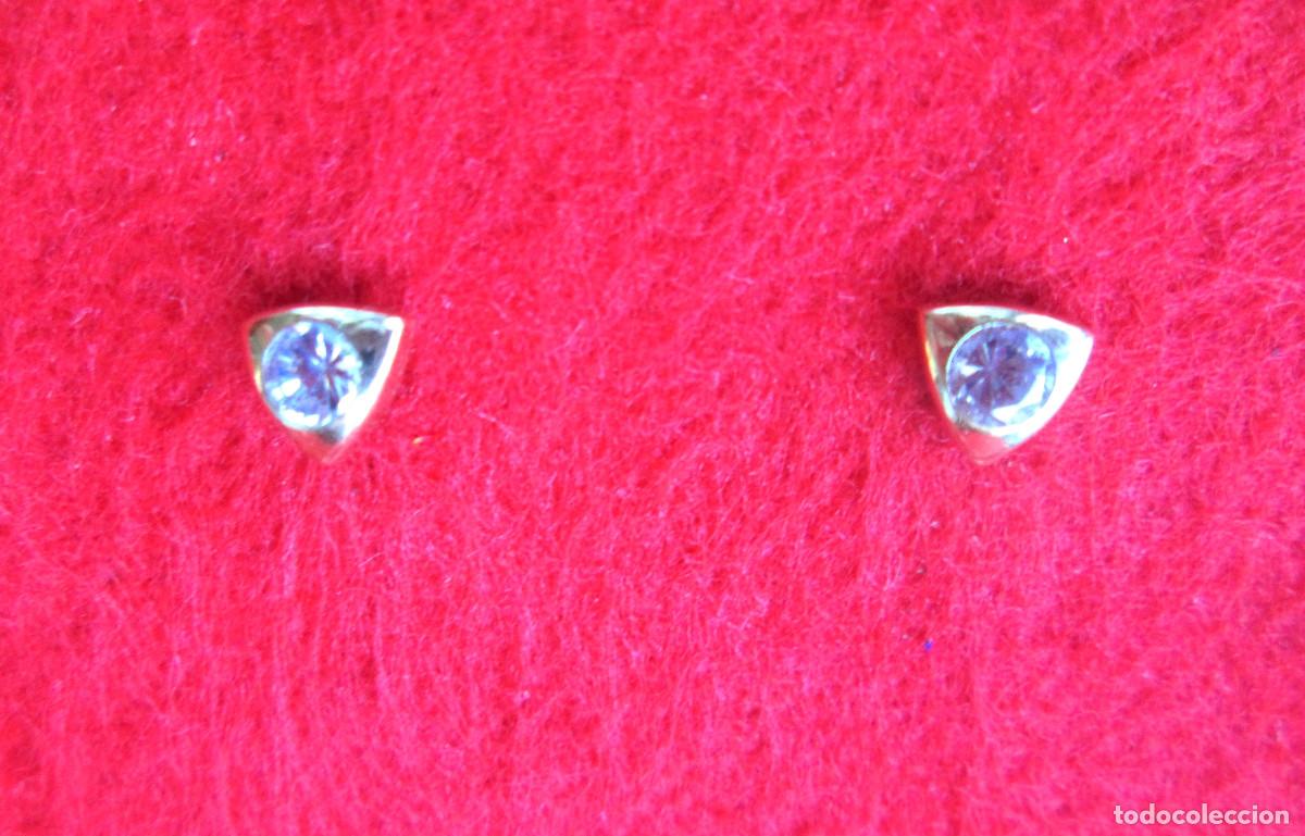 Joalharia: PENDIENTES DE ORO DE 18 KLTS. TRIANGULAR CON CIRCONITA INCRUSTADA - SIN ESTRENAR