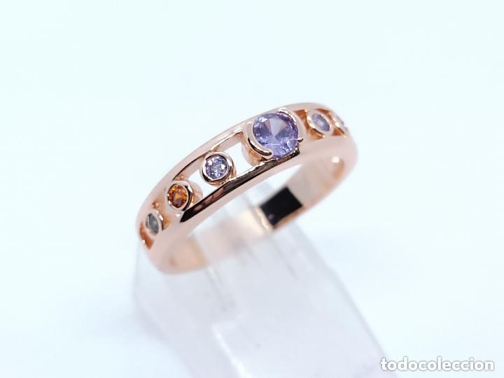 Joyeria: Elegante anillo de lujo en oro de 14k con amatistas
