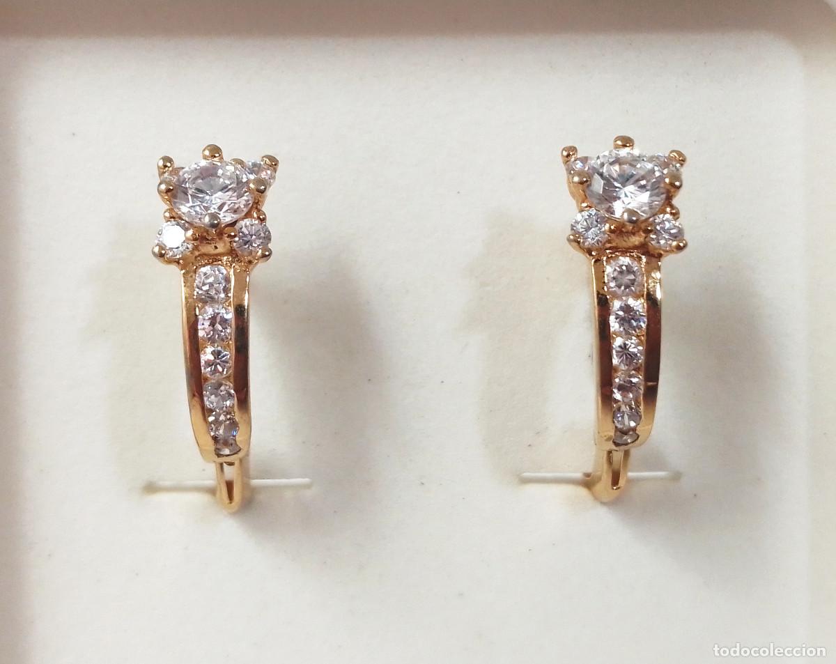 Schmuck: Pendientes cl&aacute;sicos de plata de ley ba&ntilde;ados en oro con circonitas