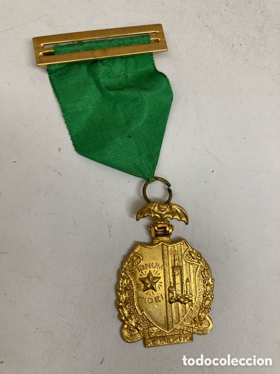 Joyeria: Broche medalla Signum Fidei del Colegio &rdquo;La Salle&rdquo; al m&eacute;rito