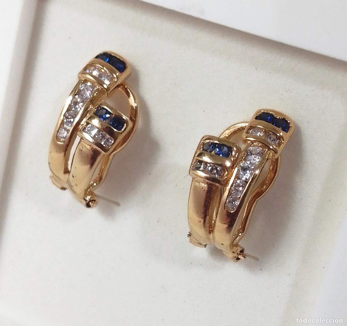 Schmuck: Pendientes cl&aacute;sicos de plata de ley ba&ntilde;ados en oro con circonitas y zafiro aut&eacute;ntico