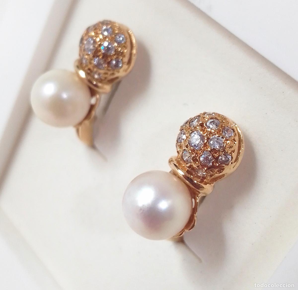 Schmuck: Pendientes cl&aacute;sicos de plata de ley ba&ntilde;ados en oro con circonitas y perla sint&eacute;tica