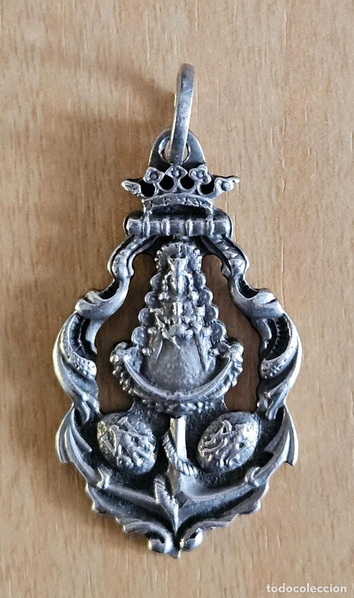 Joalharia: GRAN COLGANTE PARA CADENA O CORD&Oacute;N - (Reverso Hermandad Del Roc&iacute;o C&aacute;diz) -Peso 17,40 gr. - 50x28mm.