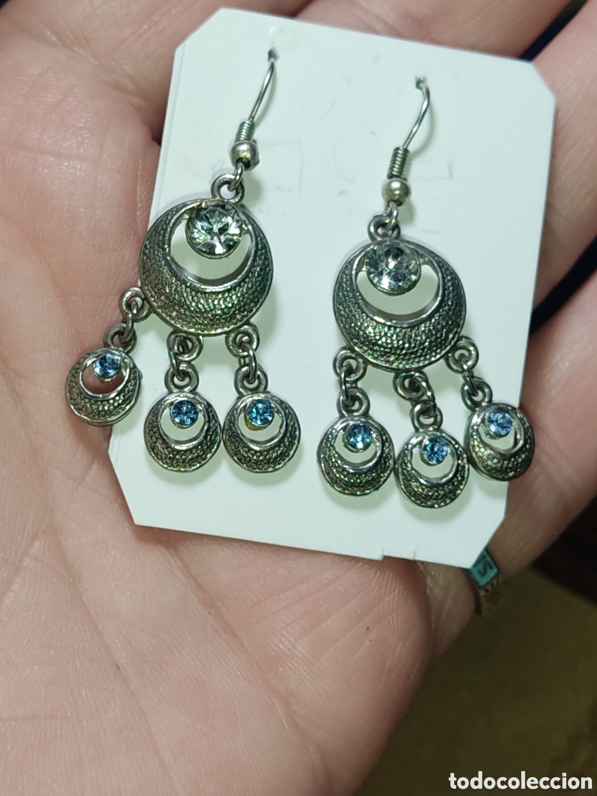 Joyeria: Pendientes Bereber de metal plateado con cristal de destellos.
