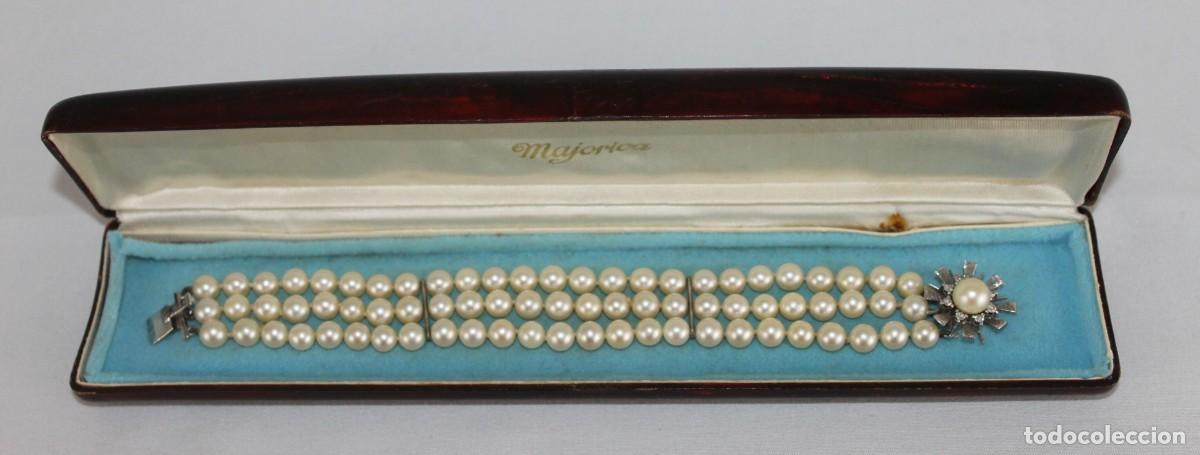Joyeria: Pulsera de perlas Majorica con cierre decorativo en plata de ley. Estuche original