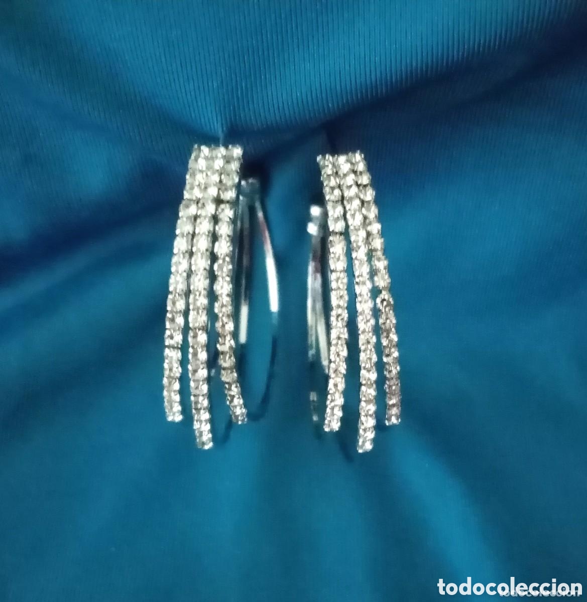 Joyeria: Originales pendientes de aro, aretes de capas plateados con brillantitos. 4cm di&aacute;m. Muy bonitos