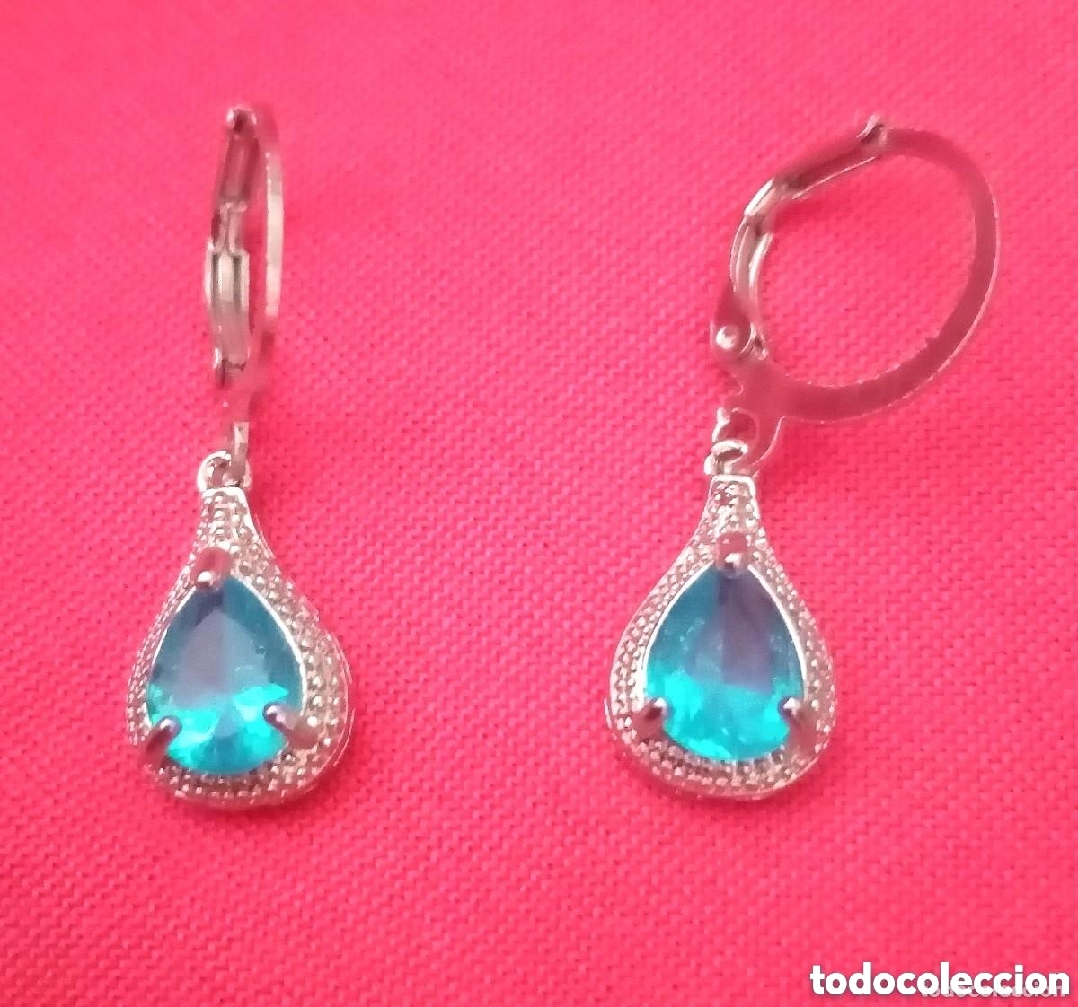 Joyeria: Originales pendientes con forma de gota de agua, l&aacute;grima azul turquesa 1cm. Muy bonitos