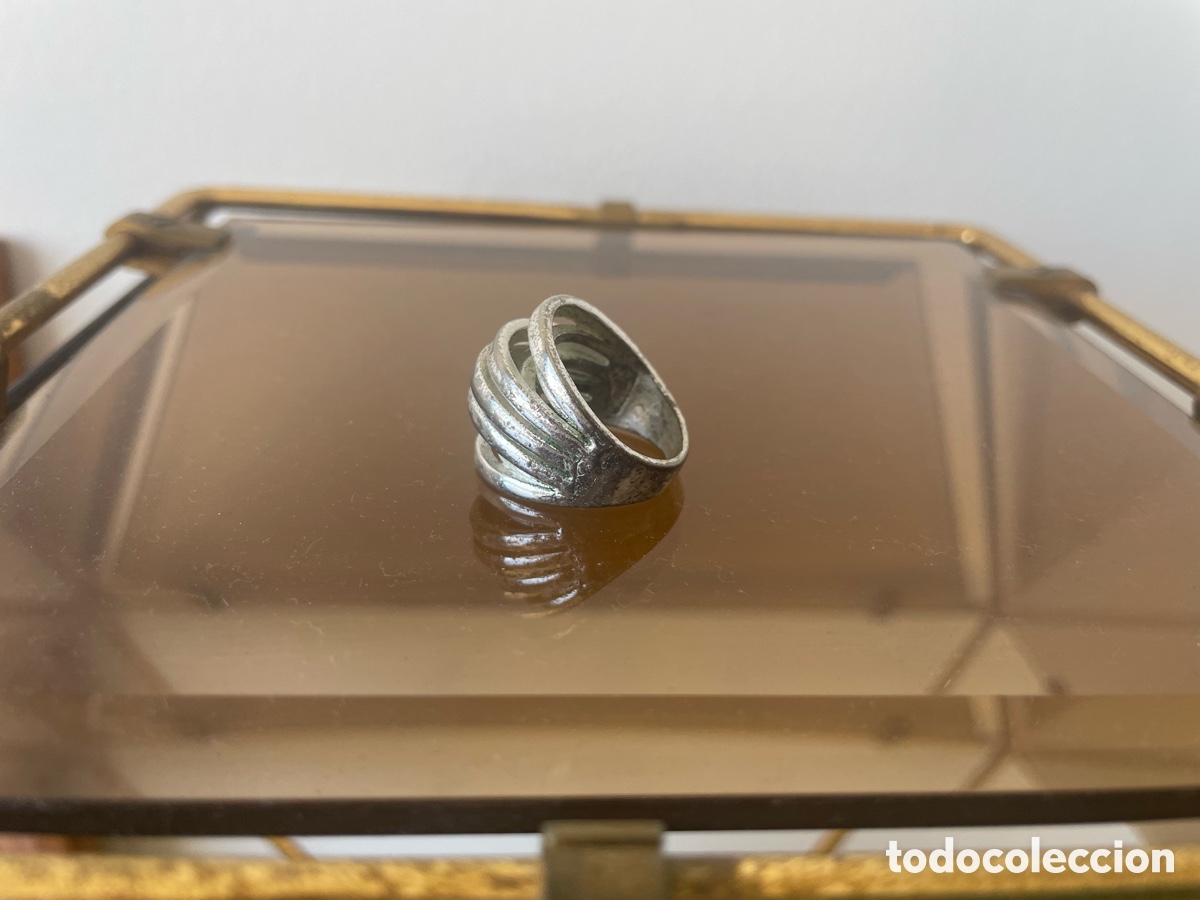 Joyeria: anillo de color plateado - Foto 2