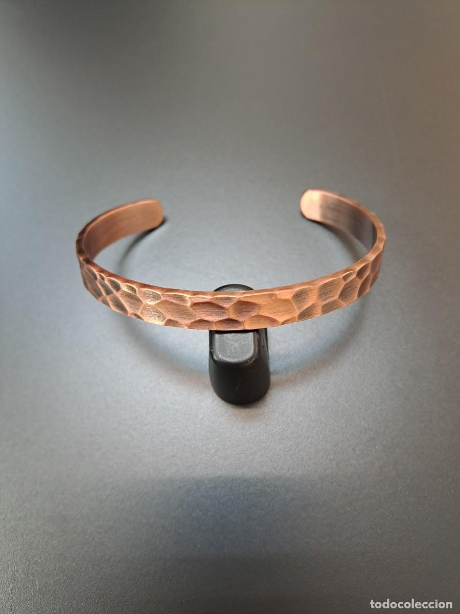 Joyeria: Pulsera de cobre ajustable y amartillada piel de drag&oacute;n, nueva