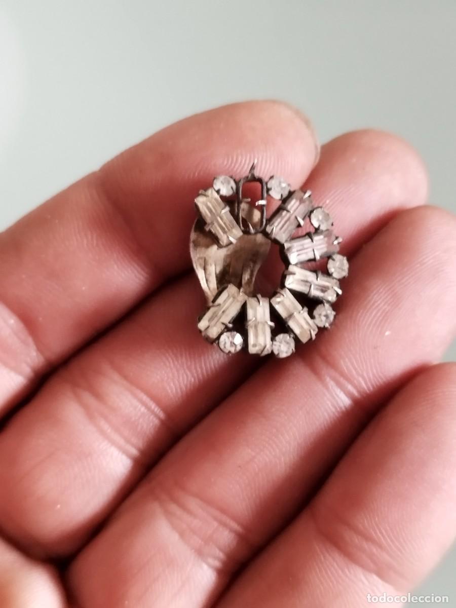 Joyeria: Antiguo pendiente forma de flor con pedrer&iacute;a a identificar y restaurar. - Foto 4