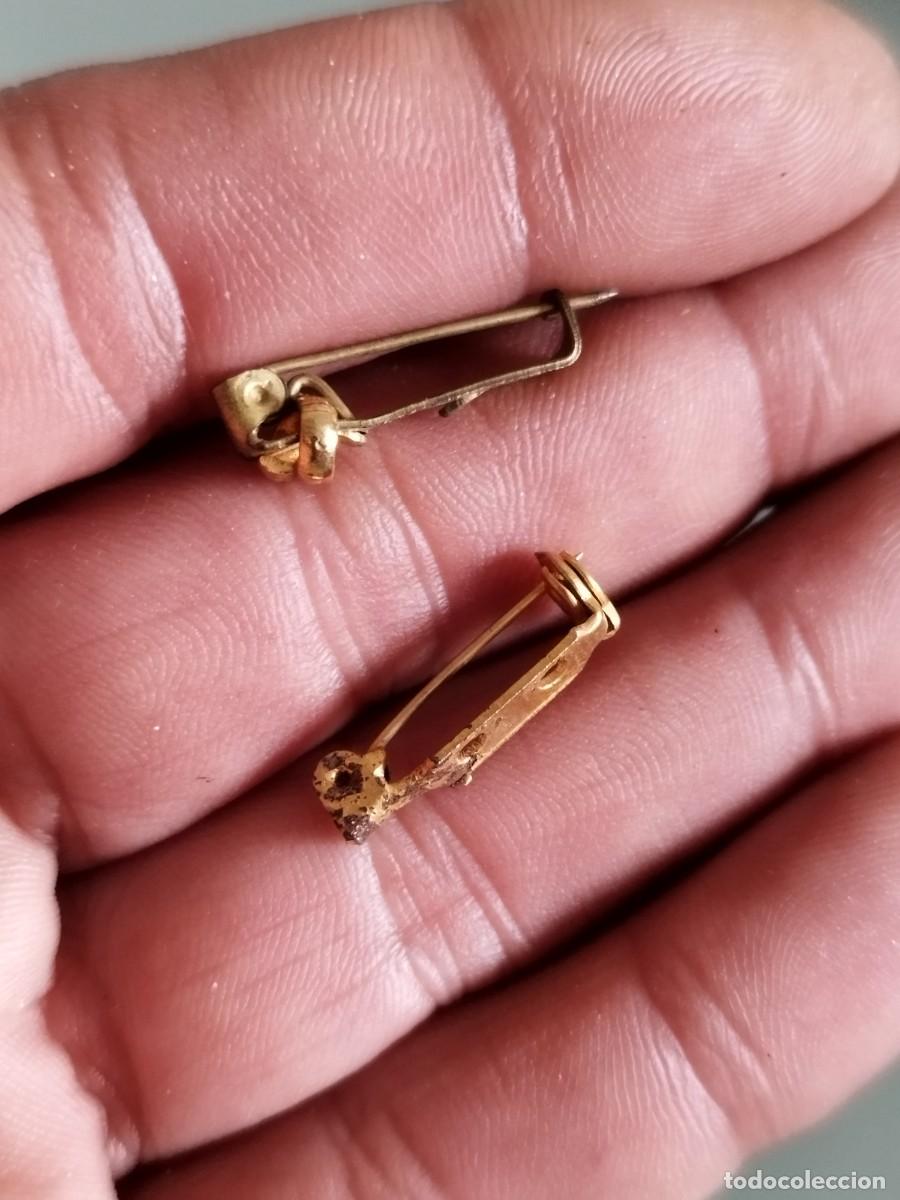 Joyeria: Dos antiguos peque&ntilde;os broches a identificar. - Foto 2