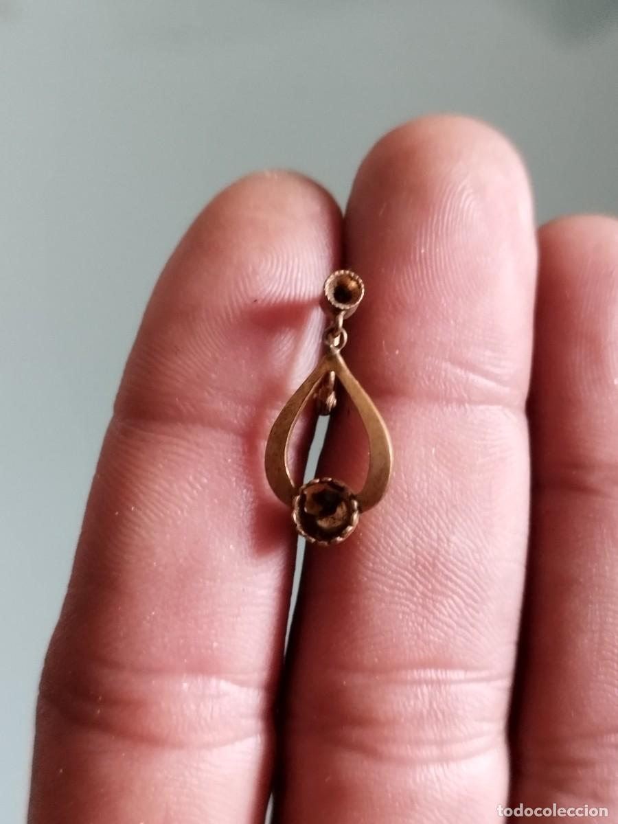 Joyeria: Antiguo pendiente de metal dorado a identificar. Desparejado a restaurar.