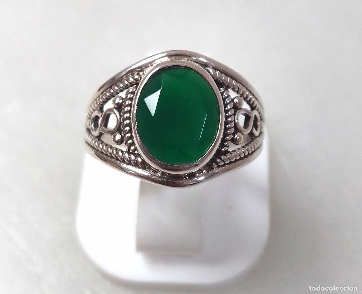 Joyeria: Anillo de plata de ley con piedra sint&eacute;tica verde color esmeralda - Talla 14