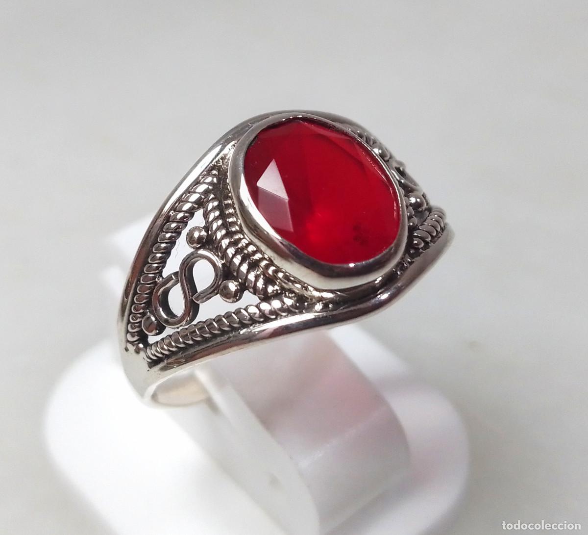 Joyeria: Anillo de plata de ley con piedra sint&eacute;tica roja color rub&iacute; - Talla 17