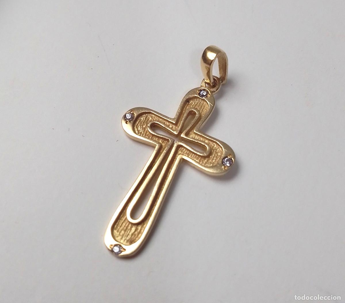 Joyeria: Cruz de plata de ley ba&ntilde;ada en oro con circonitas
