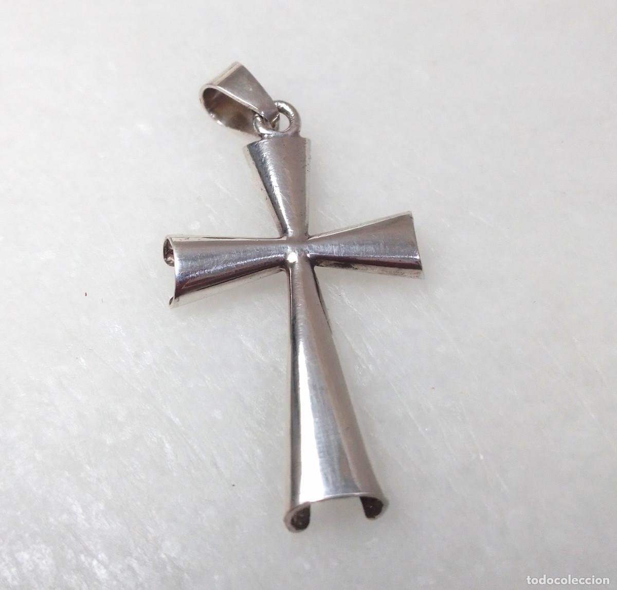 Joyeria: Cruz de plata de ley - Medida 4 cm.