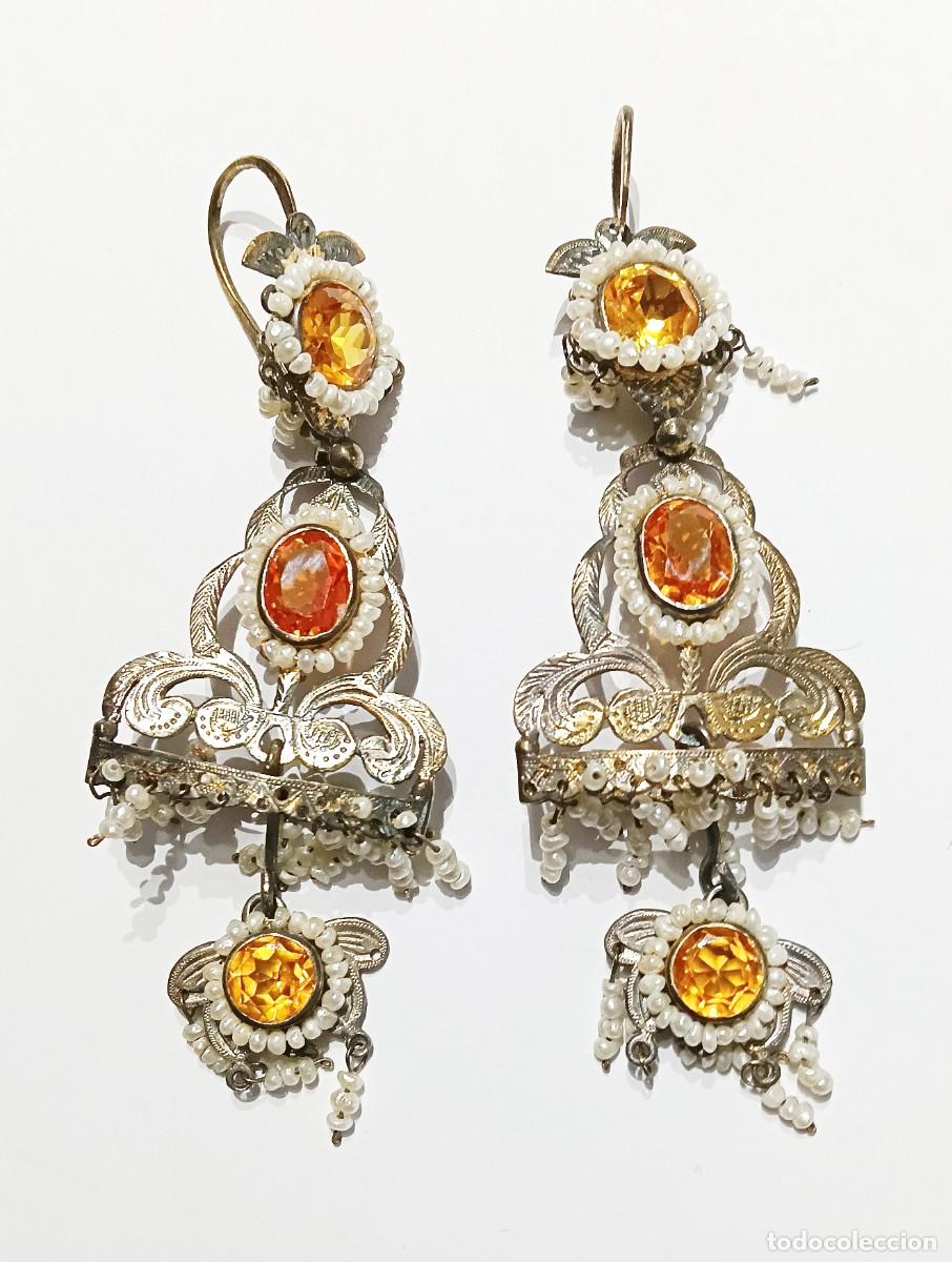 Joyeria: Antiguos Pendientes Regionales de Tres Cuerpos. Metal Dorado, Alj&oacute;fares y Vidrios Facetados