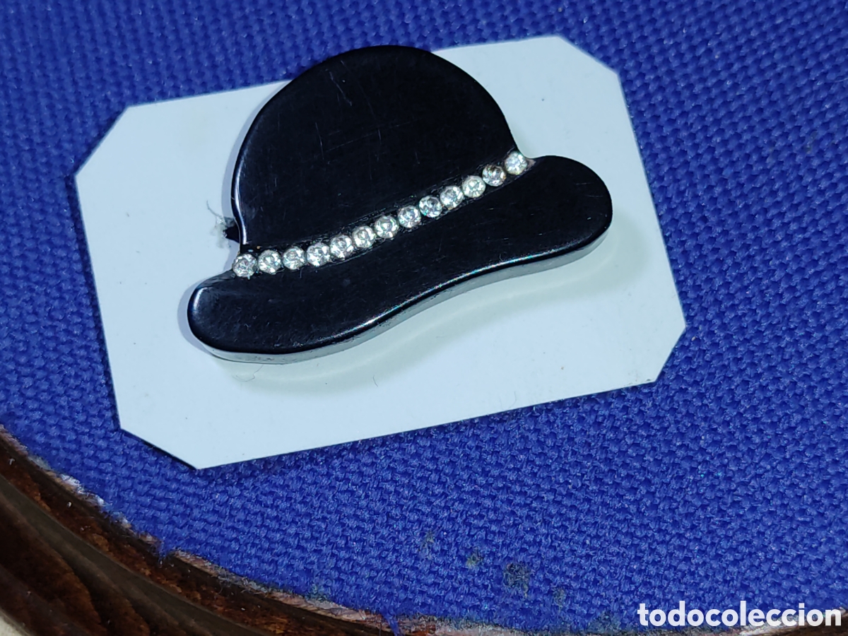 Joyeria: Antiguo broche sombrero de mujer de baquelita negra y circonitas.A&ntilde;is 40