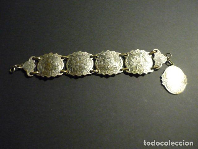 Joyeria: PULSERA MET&Aacute;LICA CON ESCENAS DEL QUIJOTE Y CERVANTES 21,5 X 3 CM