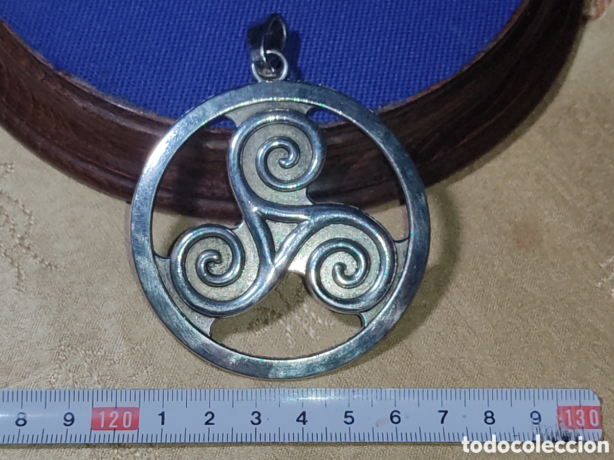 Joyeria: Colgante grande s&iacute;mbolo Celta.