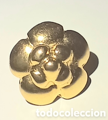 Joyeria: Antiguo bot&oacute;n original Chanel vintage. Flor Camelia. Dorado. 10 mm