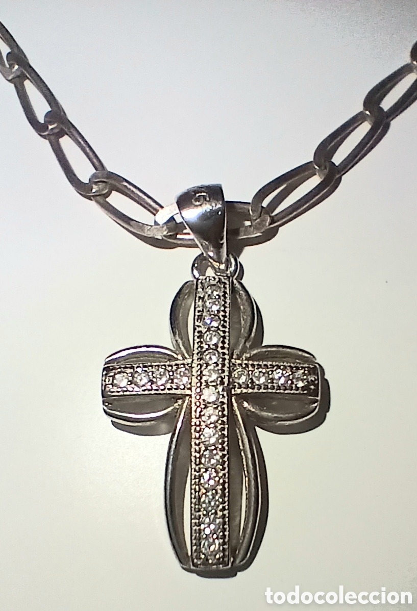Joyeria: Colgante Cruz Infinito en Plata de Ley 925 con Cadena - Dise&ntilde;o Entrelazado