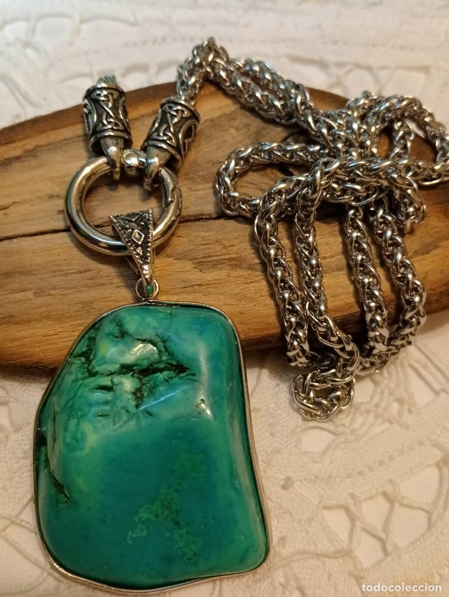 Joyeria: PRECIOSO COLGANTE Y CADENA CON GRAN TURQUESA AZUL (SIN USAR)