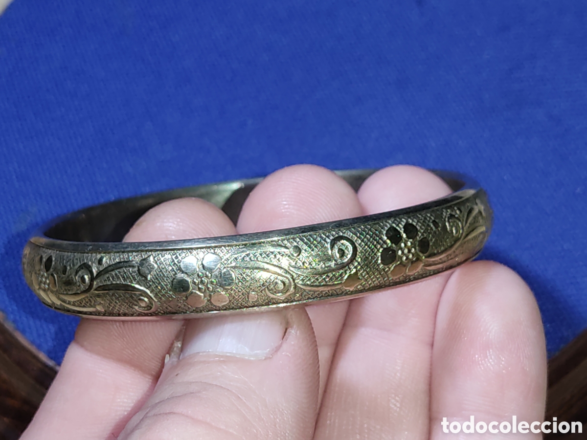 Joyeria: Antigua pulsera de lat&oacute;n repujado. - Foto 2