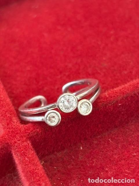 Joyeria: Anillo Plata de ley 925 &middot; 3 circonitas &middot; Ajustable