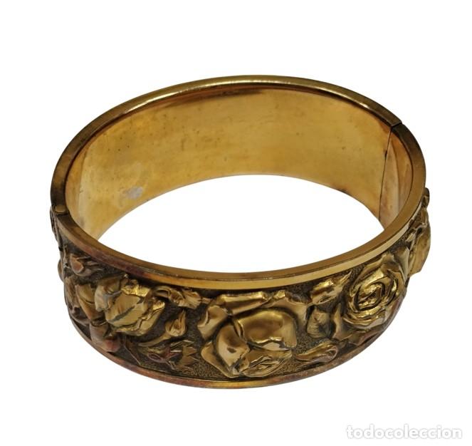 Joyeria: ANTIGUA PULSERA FLORAL DE ESTILO MODERNISTA. METAL CHAPADO EN ORO. FRANCIA. INICIOS DEL SIGLO XX.