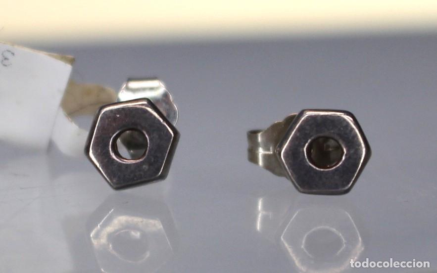 Joyeria: Pendientes bot&oacute;n oreja plata de ley: Peque&ntilde;as tuercas.