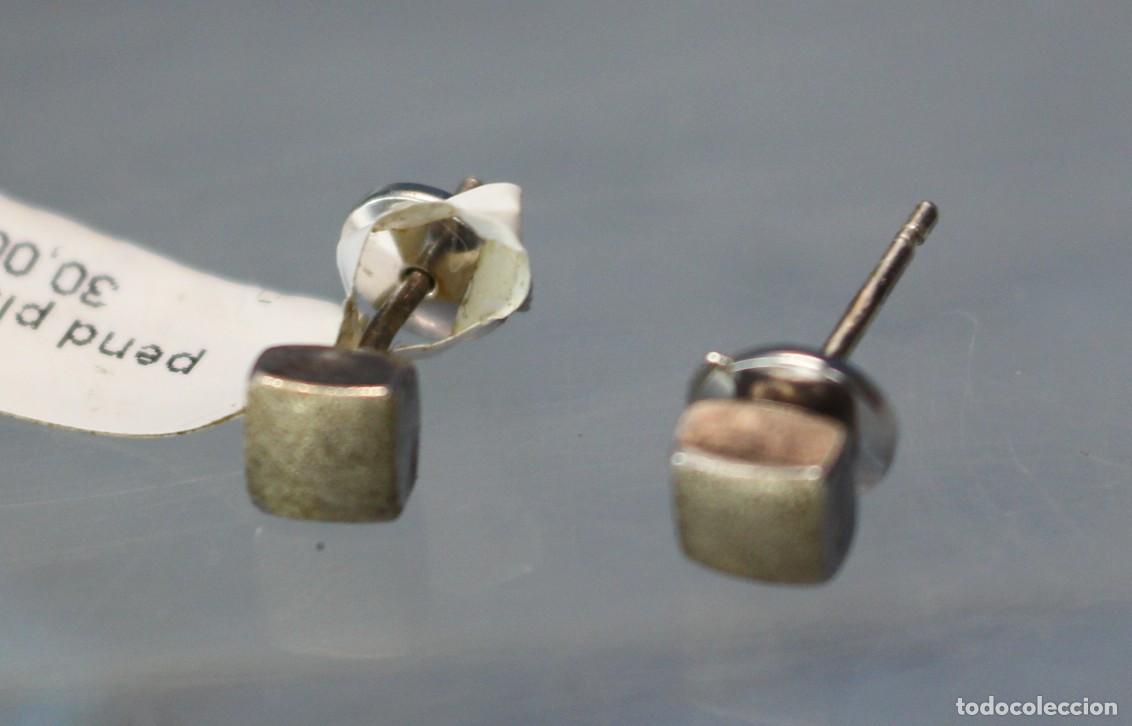 Joyeria: Pendientes bot&oacute;n oreja plata de ley: Peque&ntilde;os cubos o cuadrados.