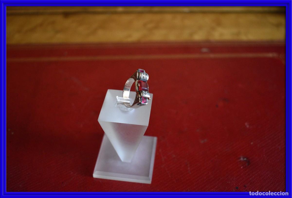 Joyeria: Anillo antiguo Chevalier de oro de 10 kt con 3 rubies