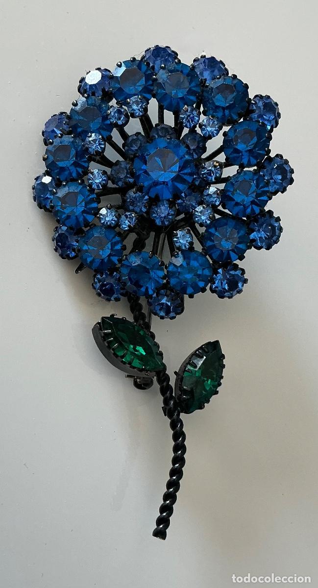 Joyeria: Antiguo Broche Americano A&ntilde;os 50/60. Flor en Relieve 3D. Metal Japoneado. Estilo Juliana D&E.