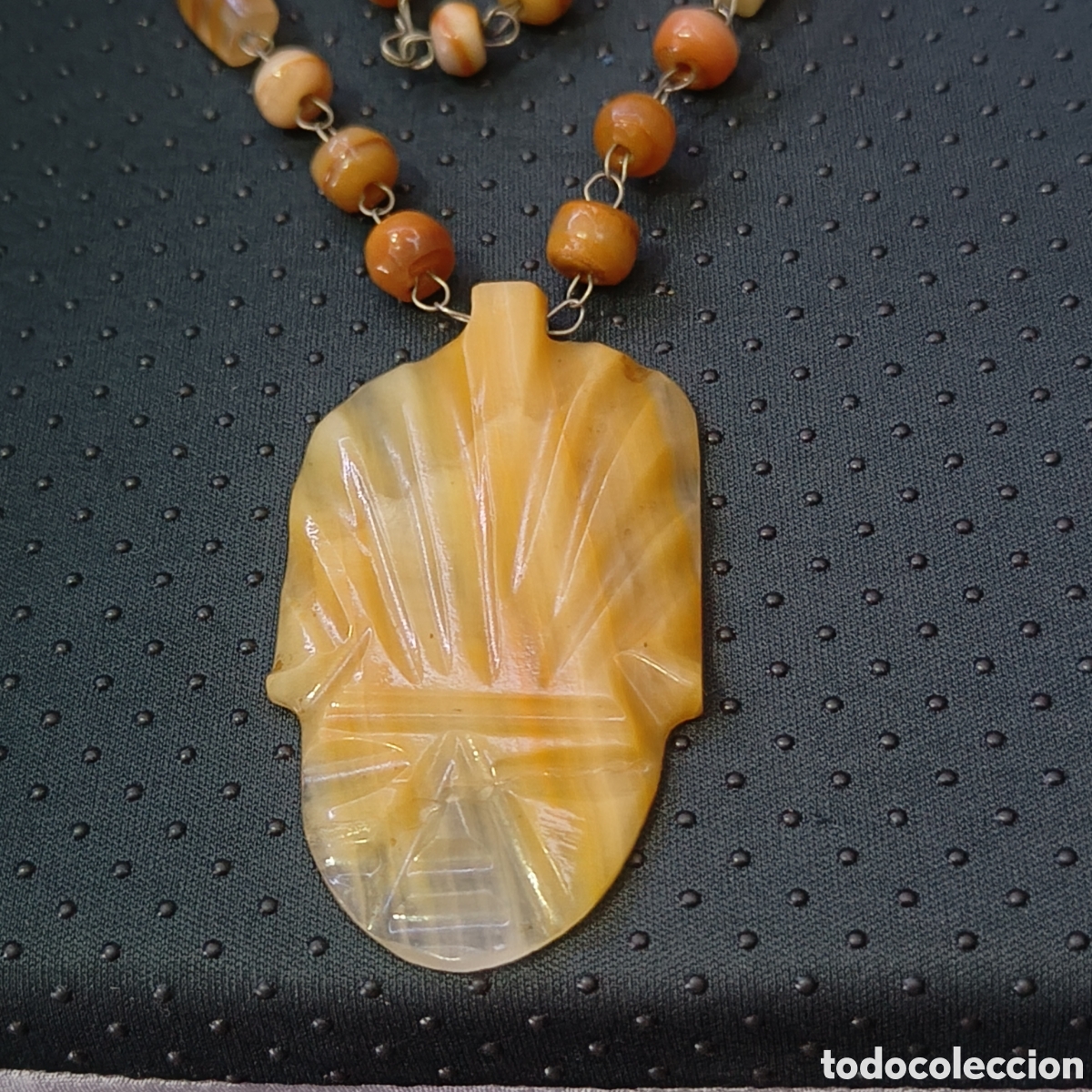 Joyeria: Collar Vintage con Colgante Tallado Estilo Precolombino - &Aacute;gata Bandeada / Piedra - A&ntilde;os 60/70