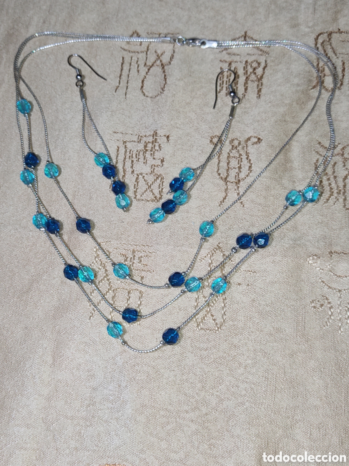 Joyeria: Juego de collar o gargantilla y pendientes largos con cristal azul.Vintage.