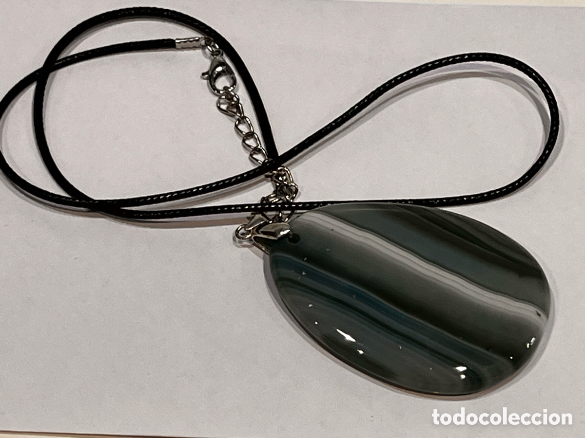 Joyeria: Gema Aut&eacute;ntica con cord&oacute;n de cuero