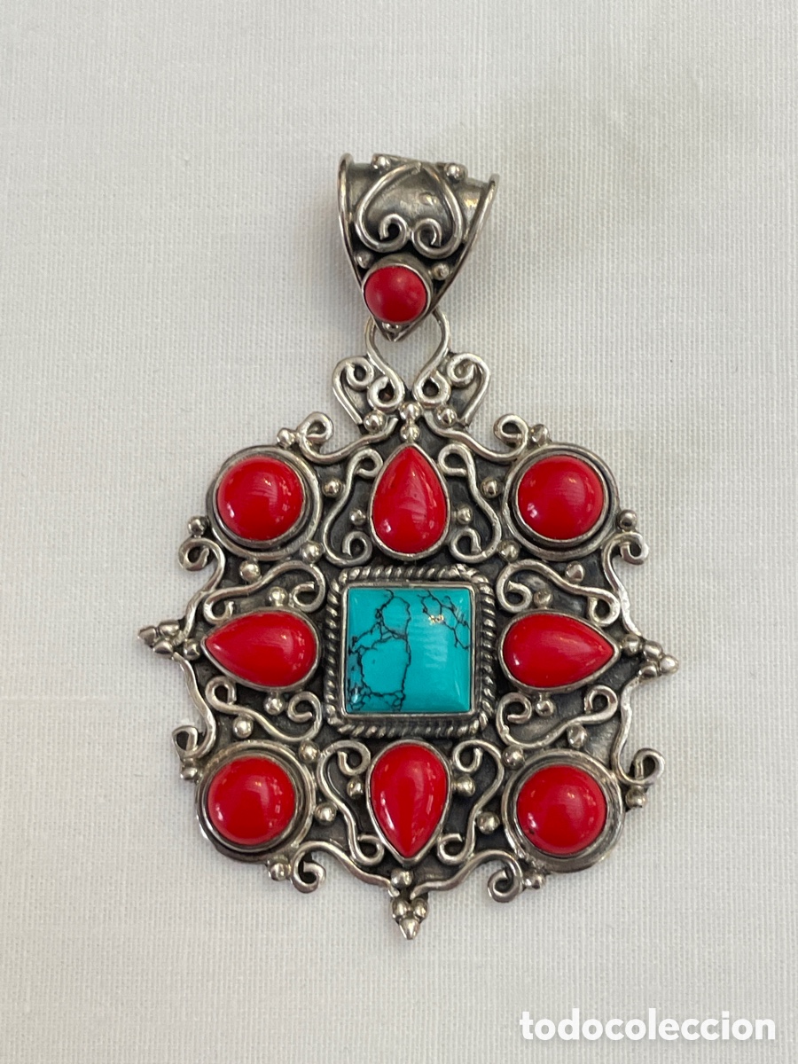 Joyeria: Colgante tibetano plata, coral y turquesa