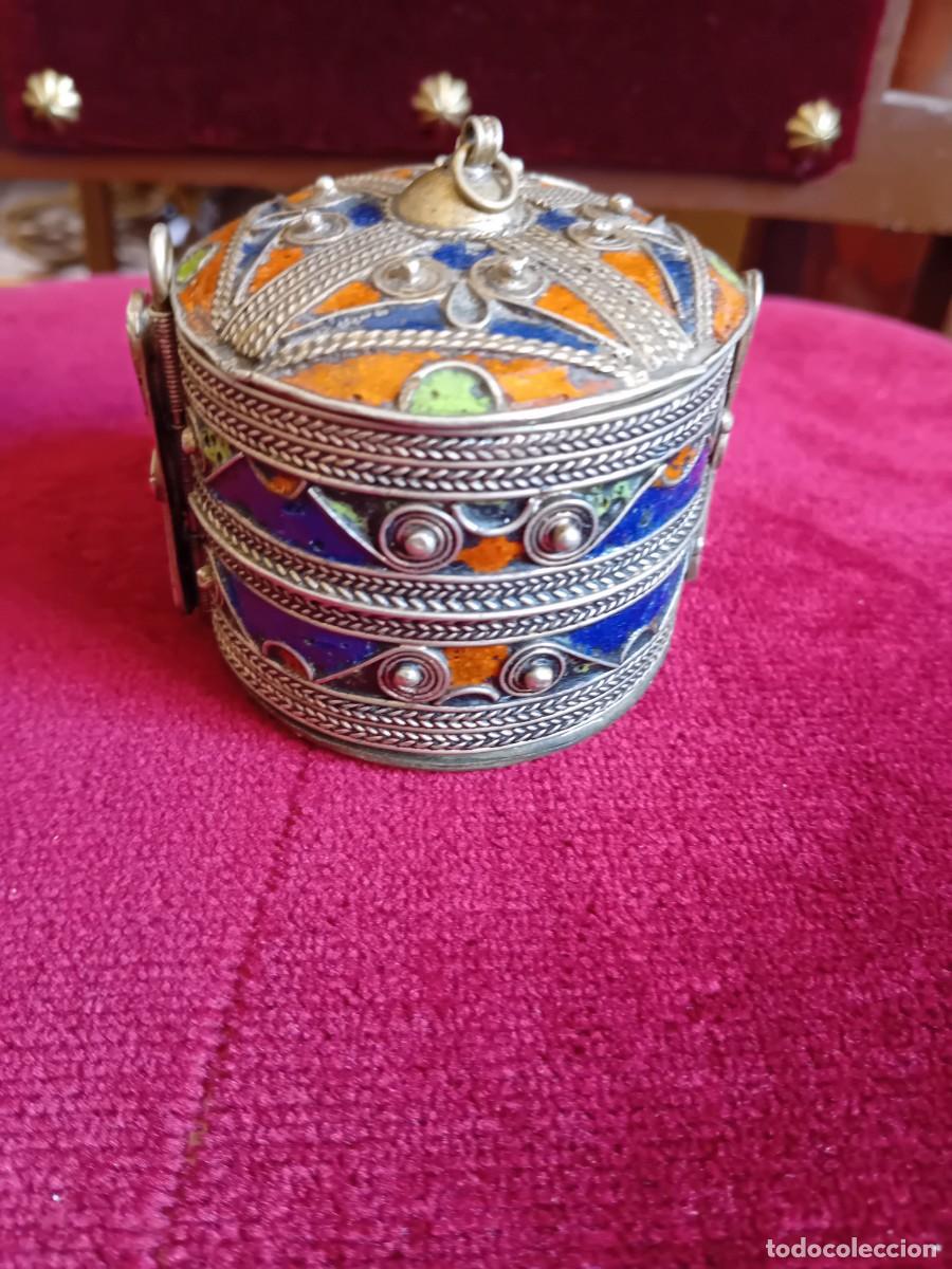 Joyeria: Caja brazalete de plata Bereber y esmalte Kabile 1920