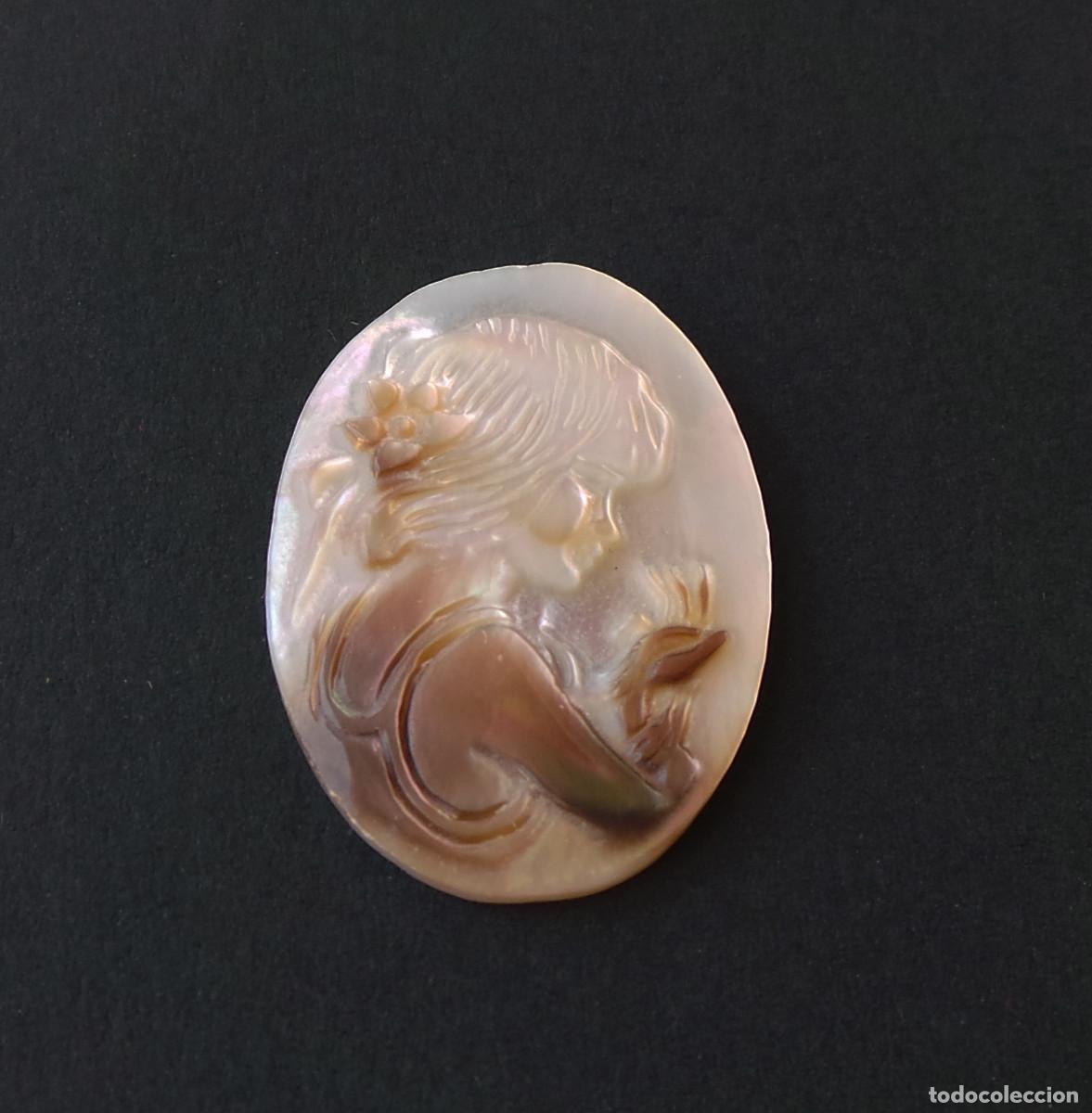 Jewelry: CAMAFEO DE N&Aacute;CAR TALLADO FORMA OVALADA. 4 CM ALTO.