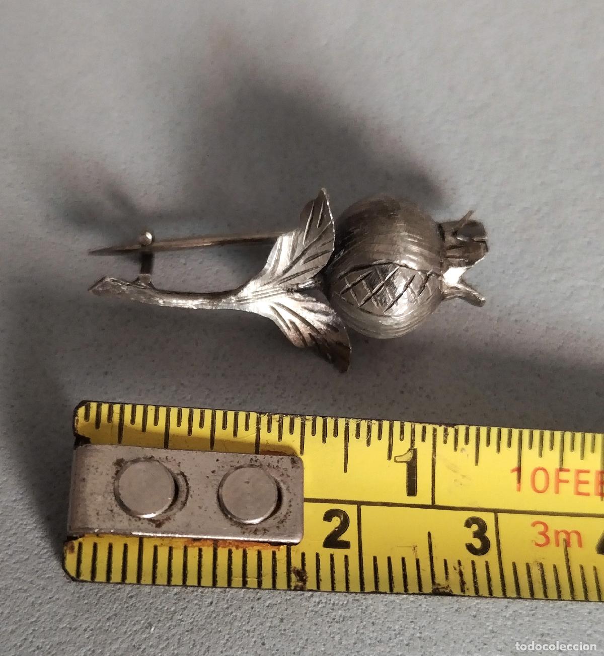 Joyeria: Antiguo broche de plata de ley, granada. - Foto 2