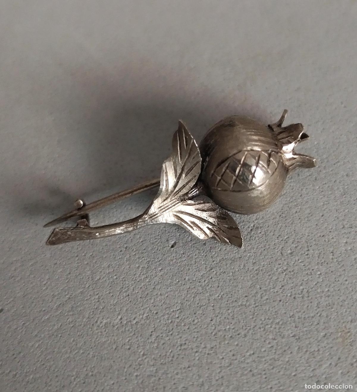 Joyeria: Antiguo broche de plata de ley, granada. - Foto 1