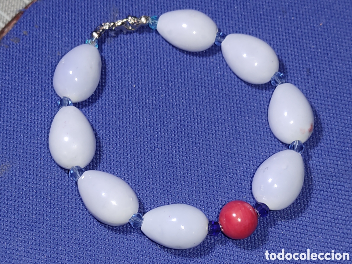 Joyeria: Pulsera caracolas de cer&aacute;mica y cuenta de coral.Vintage.