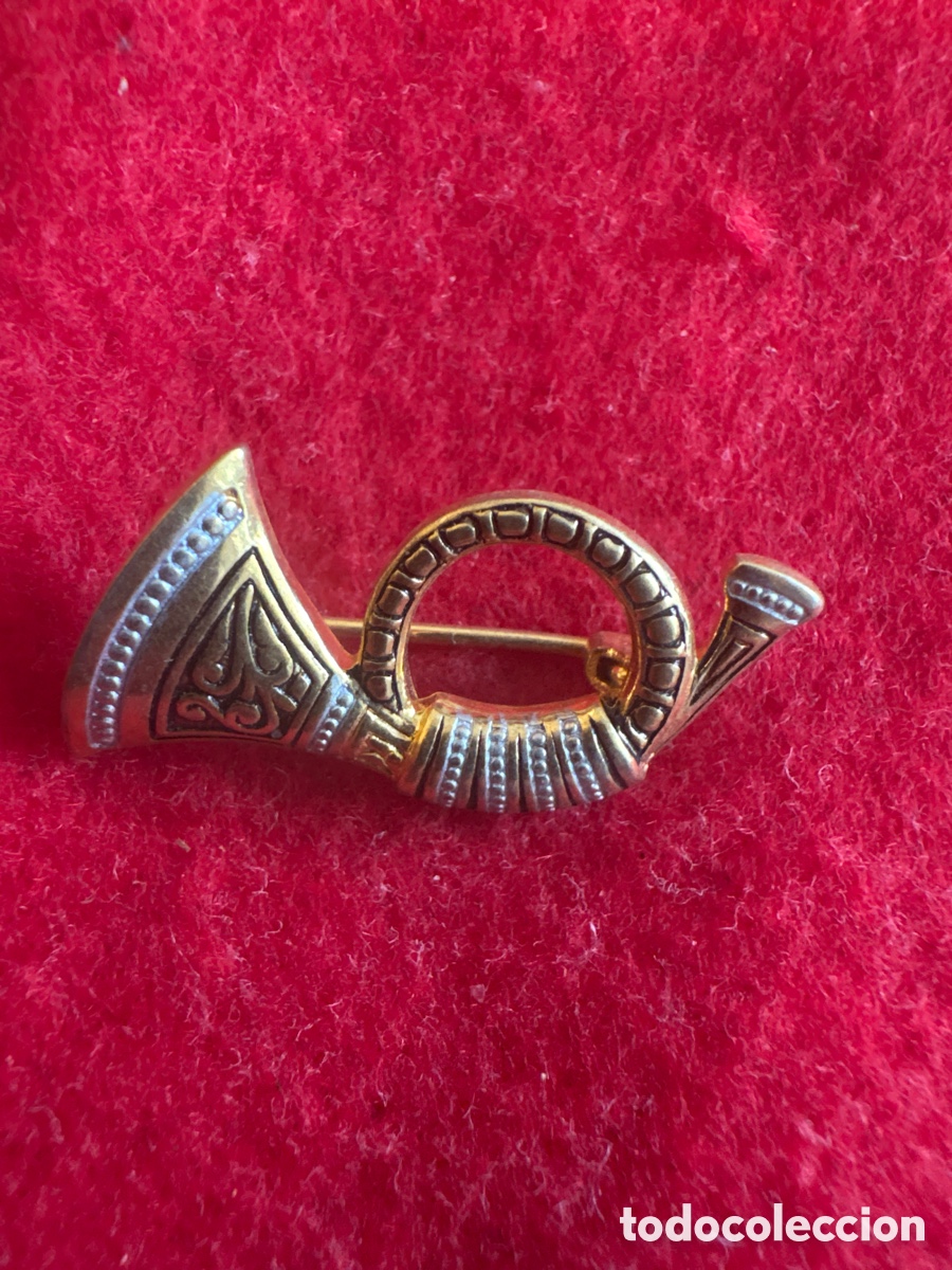 Joyeria: Broche corneta oro de Toledo (A1)