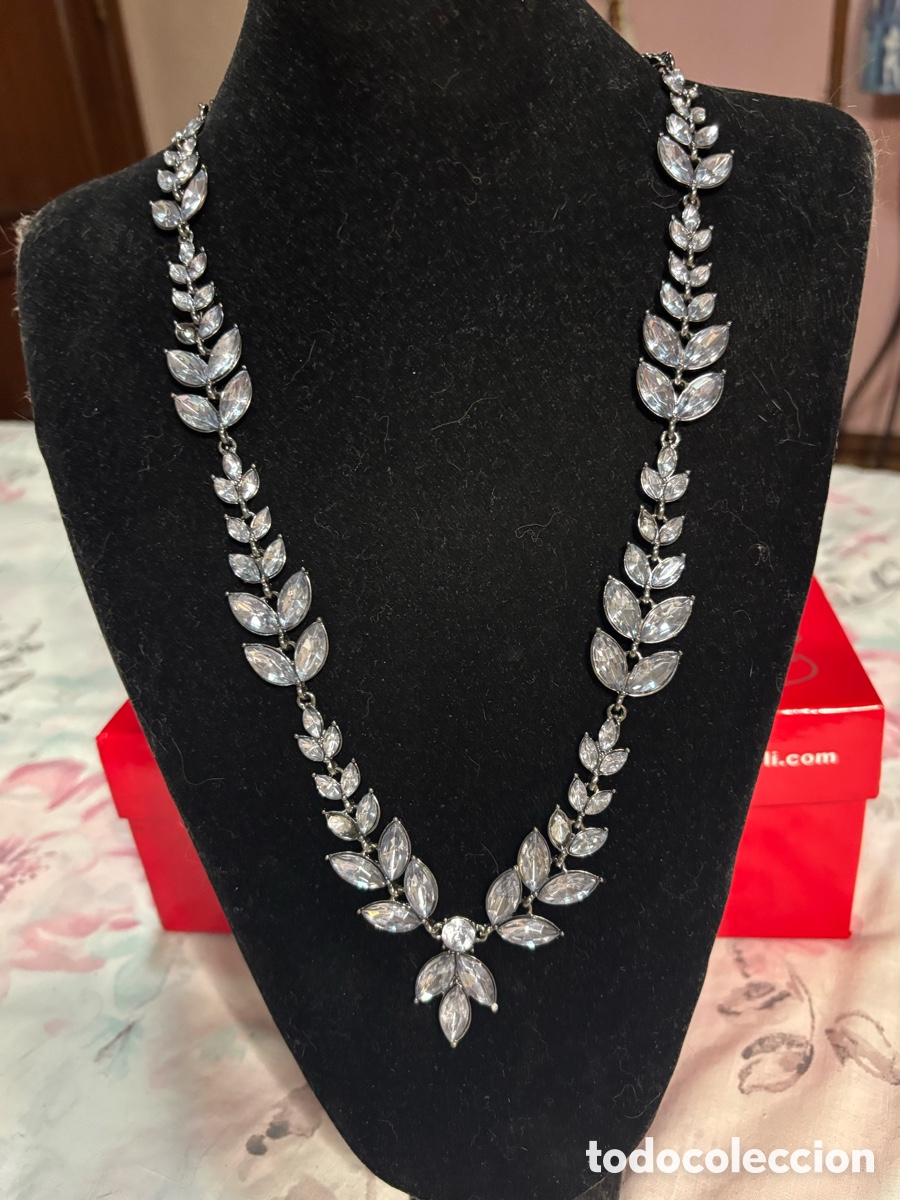 Joyeria: Collar de bisuter&iacute;a plateado