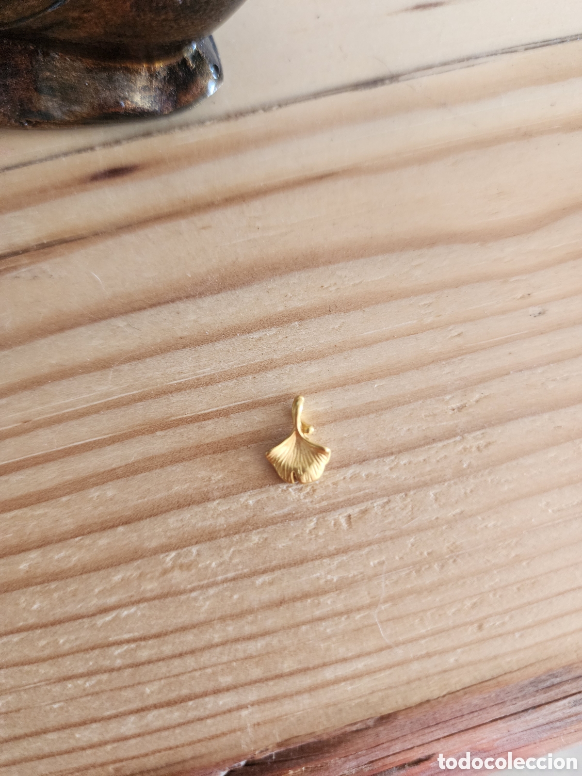 Joyeria: Colgante oro 24k peque&ntilde;o hoja de ginkgo