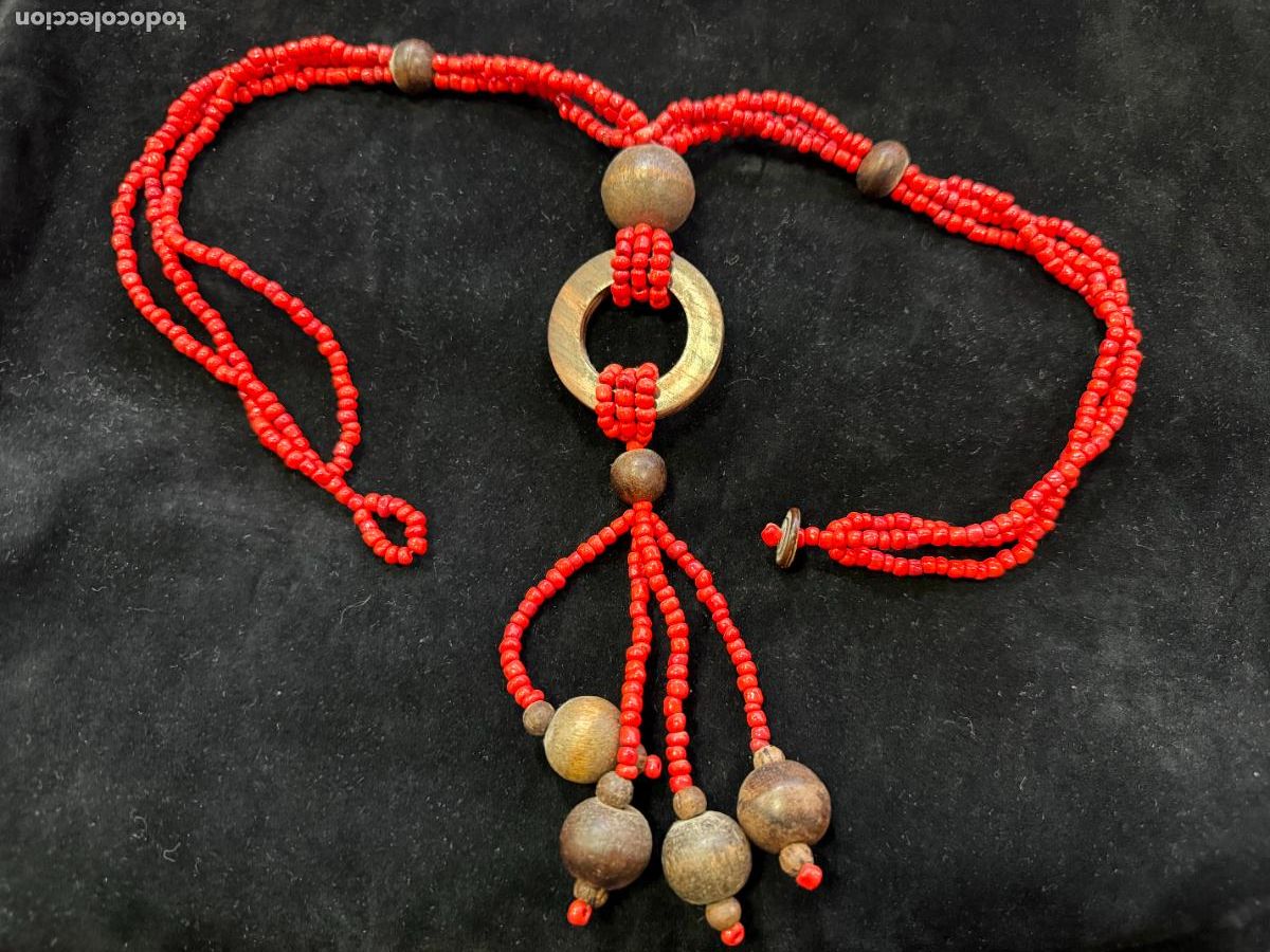 Joyeria: COLLAR ARTESANAL REALIZADO EN MADERA Y CORAL - MEDIDA ABIERTO 49 CM