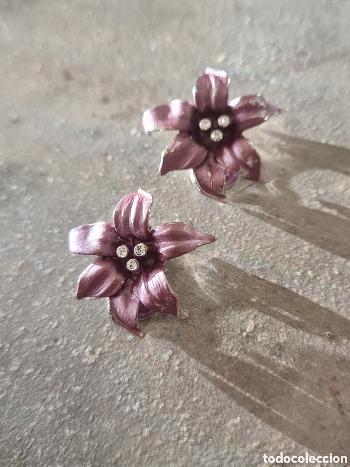 Joyeria: Exclusivos Pendientes Vintage: Elegancia Floral en Estado Impecable
