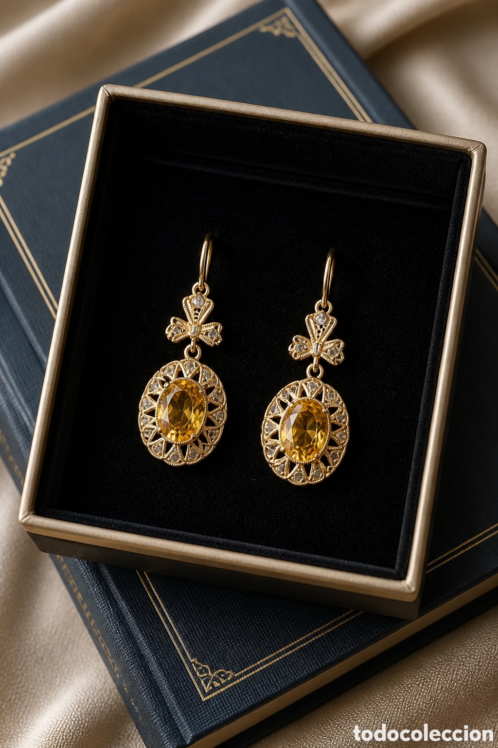 Joyeria: Elegantes pendientes antiguos elaborados en oro de 18 quilates. Presentan un dise&ntilde;o detallado....