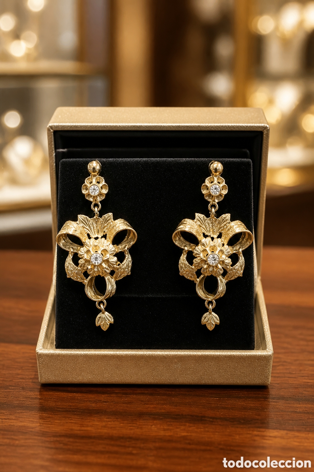 Joyeria: Elegantes pendientes antiguos isabelinos, elaborados en plata con ba&ntilde;o de oro 18k, con un dise&ntilde;o....